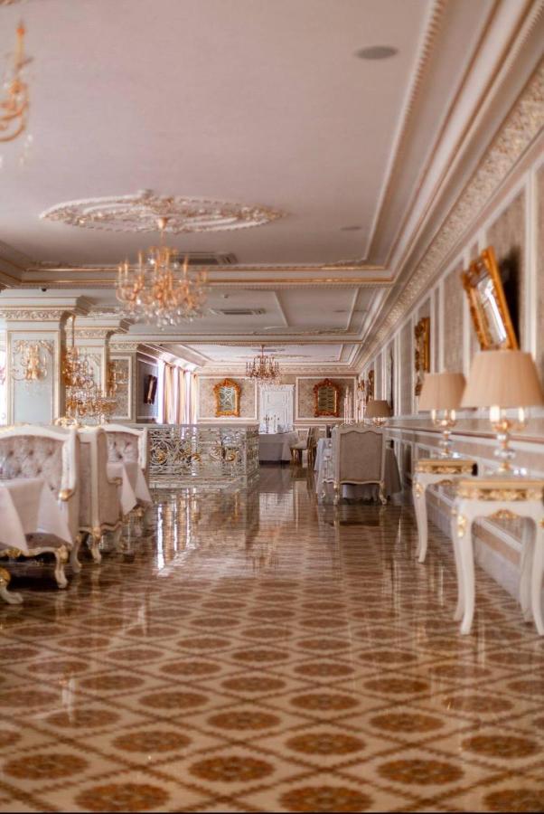 Dubovtsy Hotel Grand Aristocrate מראה חיצוני תמונה