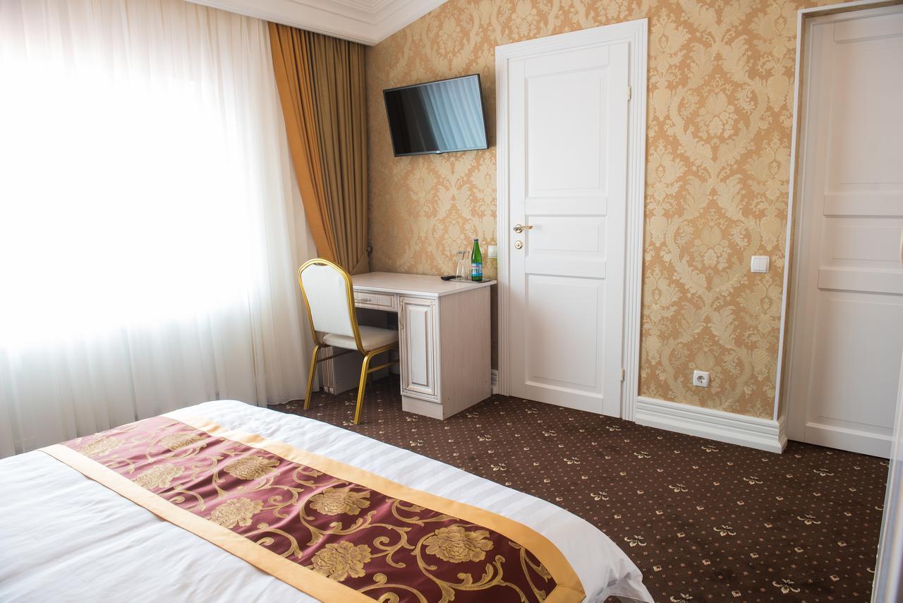 Dubovtsy Hotel Grand Aristocrate מראה חיצוני תמונה