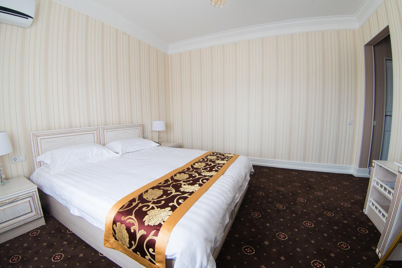 Dubovtsy Hotel Grand Aristocrate מראה חיצוני תמונה